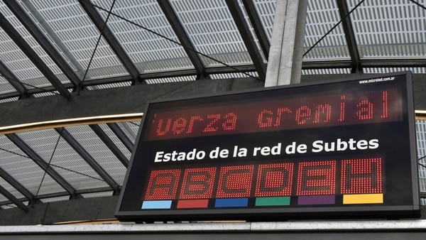 La medida también afectará al servicio de subtes (Adrián Escandar)